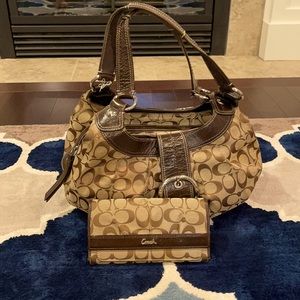 Coach Shoulder Handbag with wallet OBO